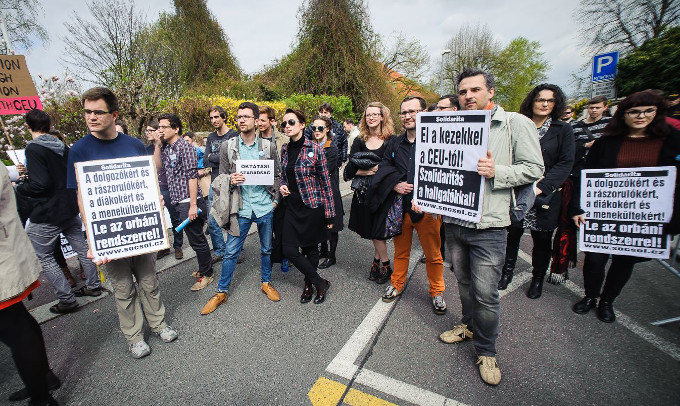 Demonstrace v Praze: Solidaritu s Středoevropskou univerzitou