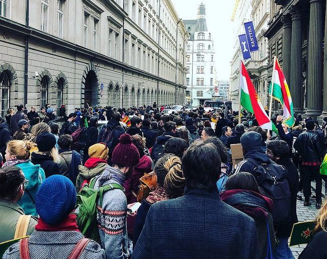 Praha: Solidarita s Afrínem, pryč s teroristou Erdoganem