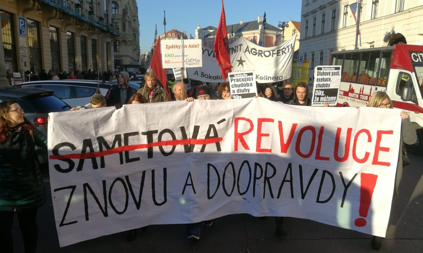 Praha: Demonstrace proti privatizaci a za novou revoluci